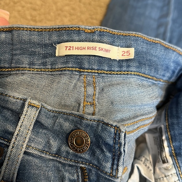 Levi’s size 25 (Size 1) high rise skinny jeans - Picture 3 of 3